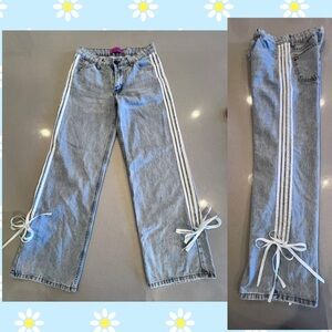 Wide leg jeans with tie-able ribbons & stripe detail Sz 5/27